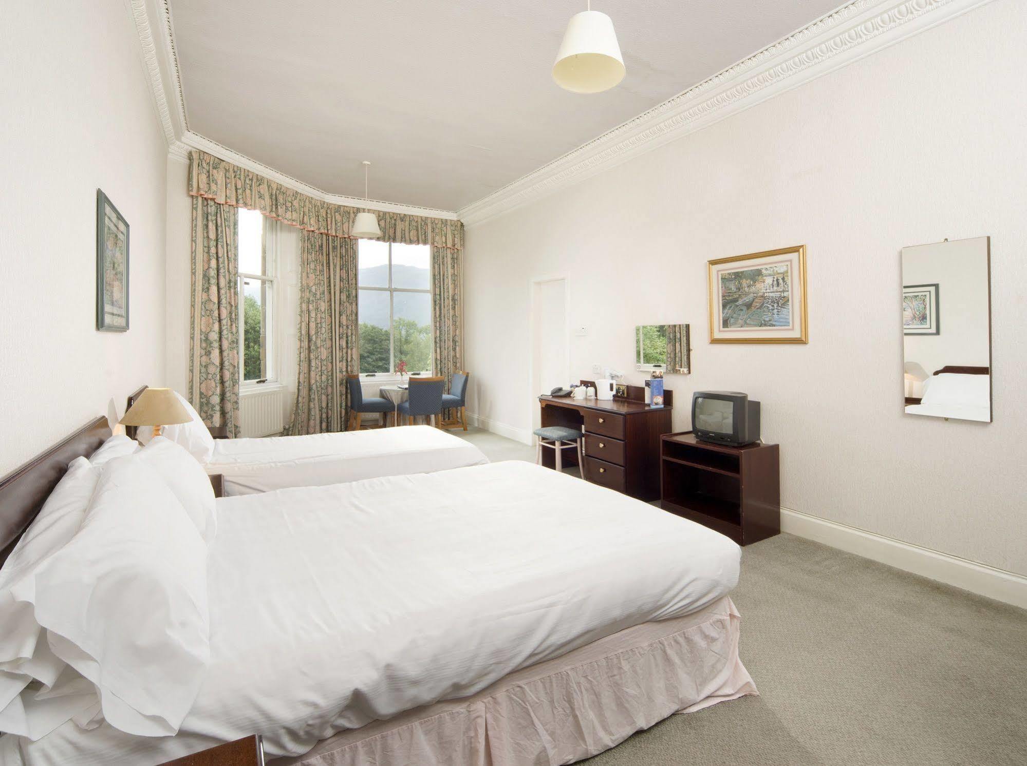 The Tarbet Hotel المظهر الخارجي الصورة
