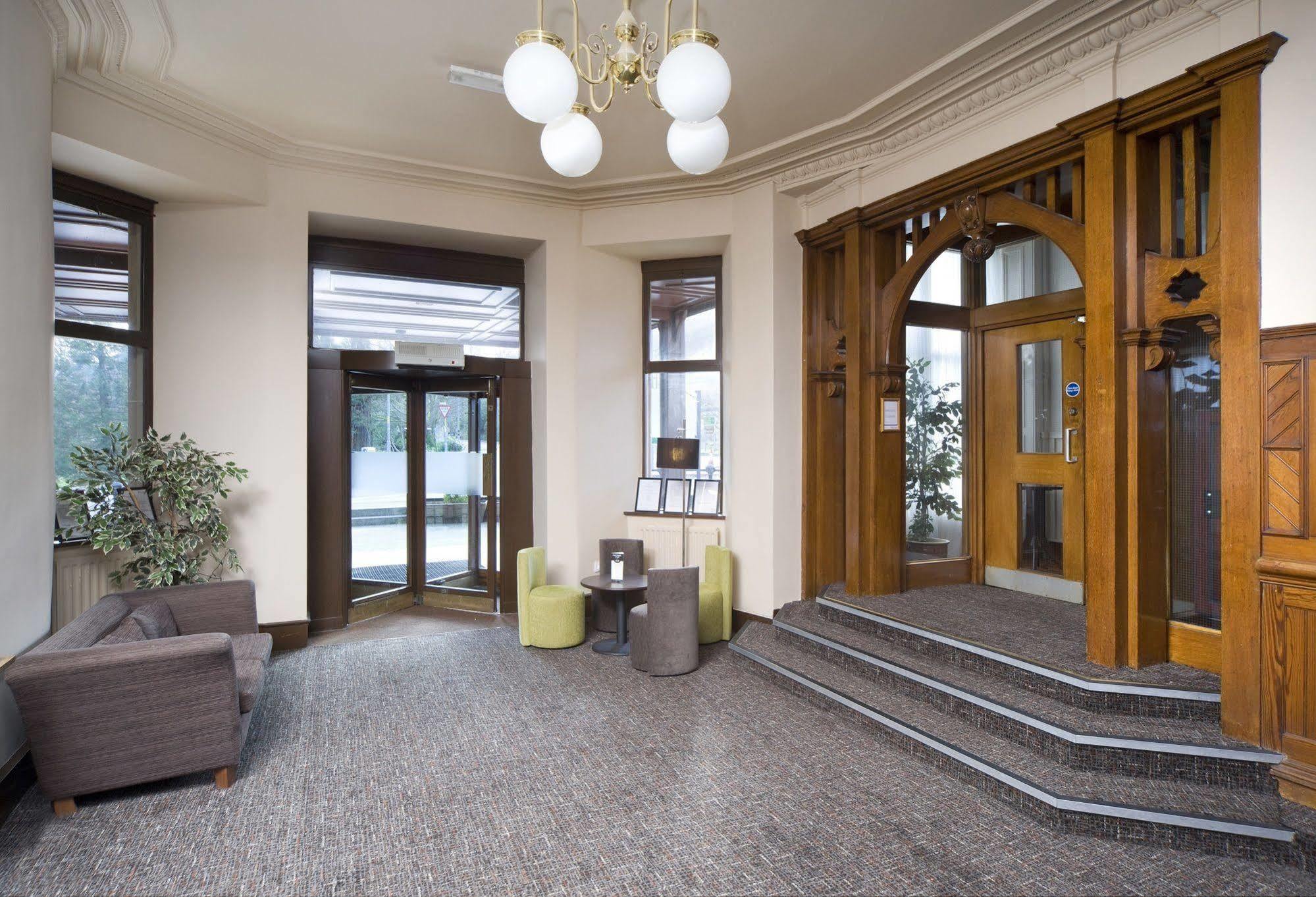 The Tarbet Hotel المظهر الخارجي الصورة
